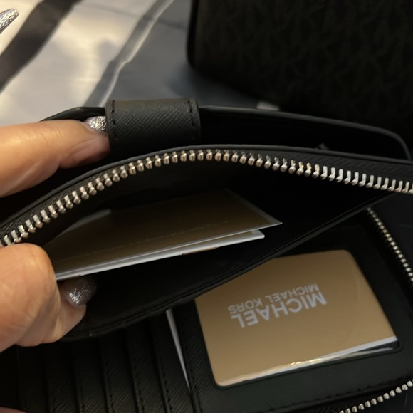 Large Brand new Abbey Backpack and matching wallet! - Picture 4 of 10